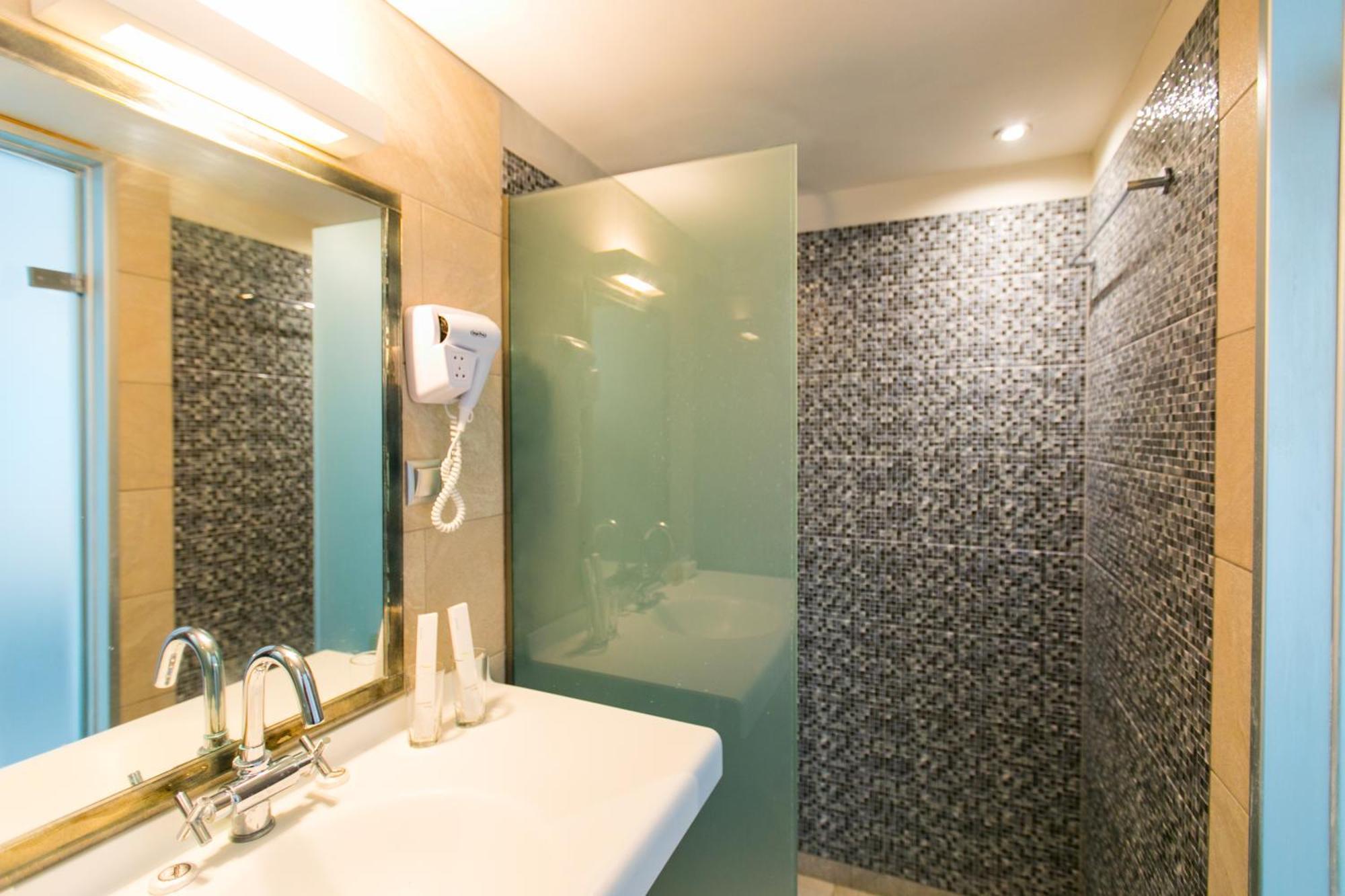 Resol Hotel Bali  Buitenkant foto